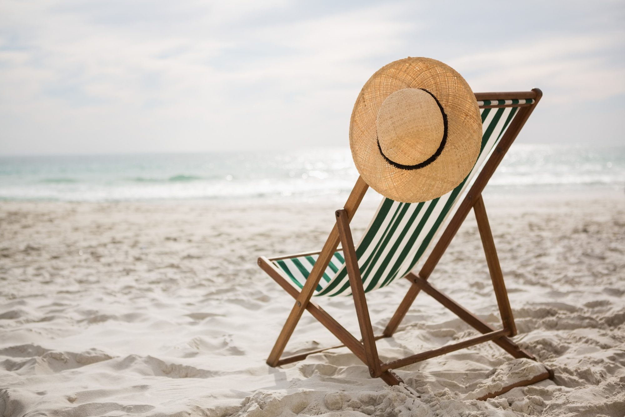 Gli hacker non vanno in vacanza. La tua azienda è pronta per l'estate? Monitoraggio, prevenzione e sicurezza per affrontare i rischi estivi.